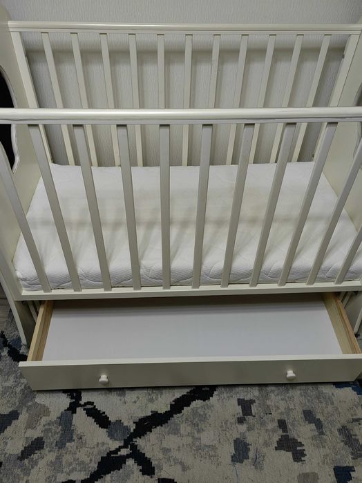 Кроватка детская с матрасом