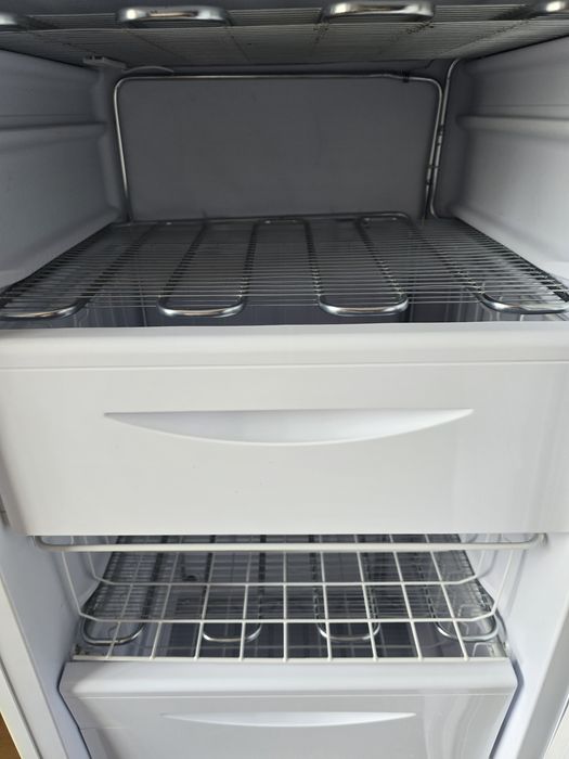 Вертикален фризер Siltal