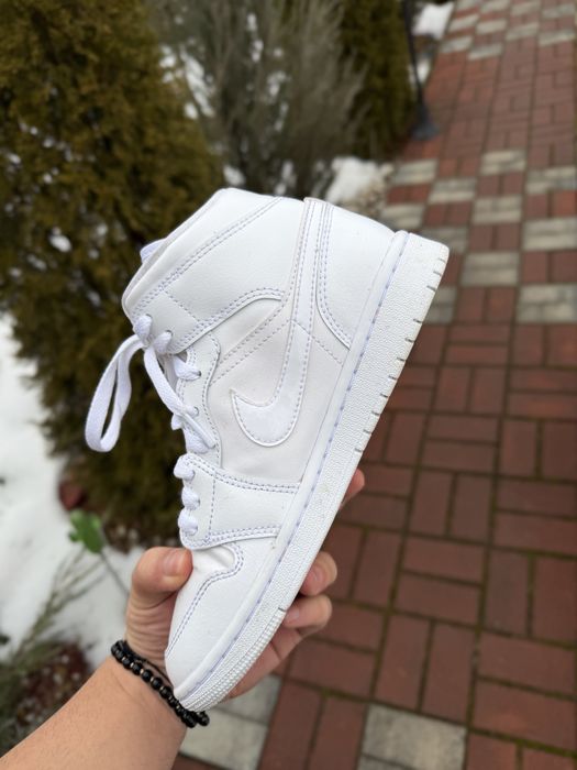 Jordan 1 Mid Triple White