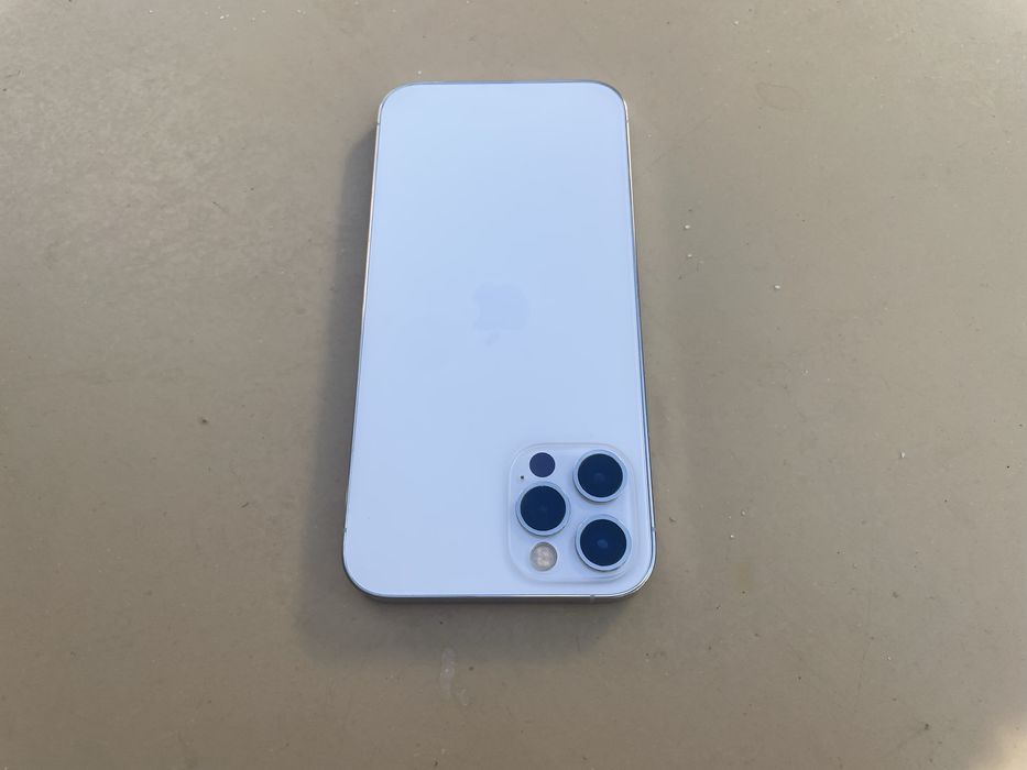 iPhone 12 Pro ••256GB•• //iOS 26.2// „Silver“