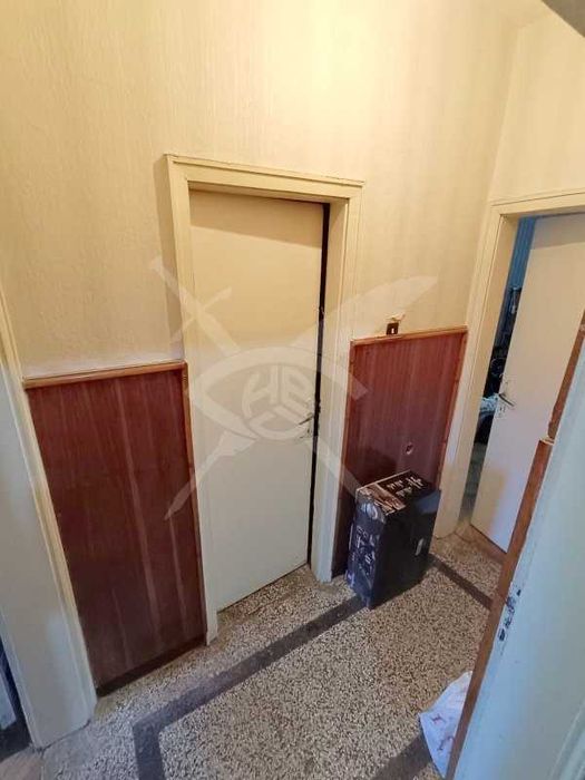 Продава се Тристаен апартамент в Карнобат - 72 кв.м за 1014 €/кв.м - Снимка #3