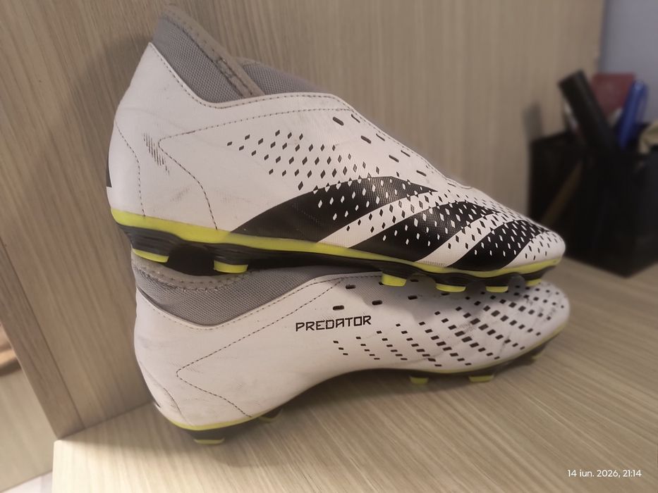 Ghete fotbal Adidas Predator Accuracy 4 cu crampoane mărimea 42