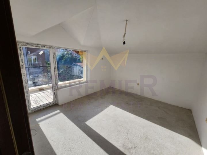 Продава се Тристаен апартамент в Царево - 90 кв.м за 555 €/кв.м - Снимка #3