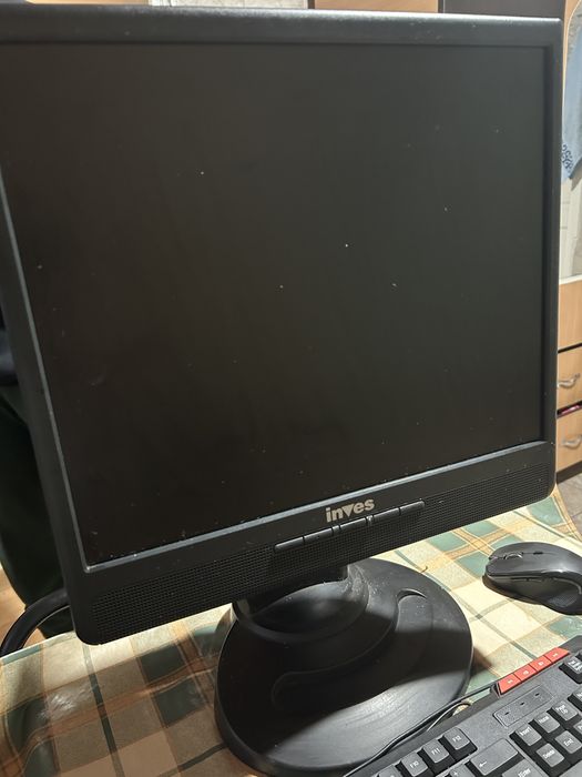 Unitate + monitor