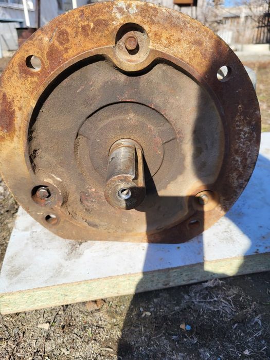 Продам электродвигатель. Цена 50000 тнг