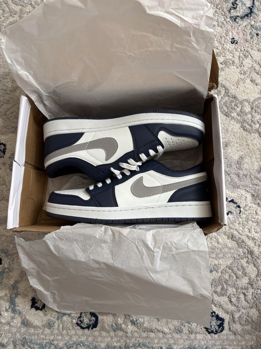 Продам air кроссовки