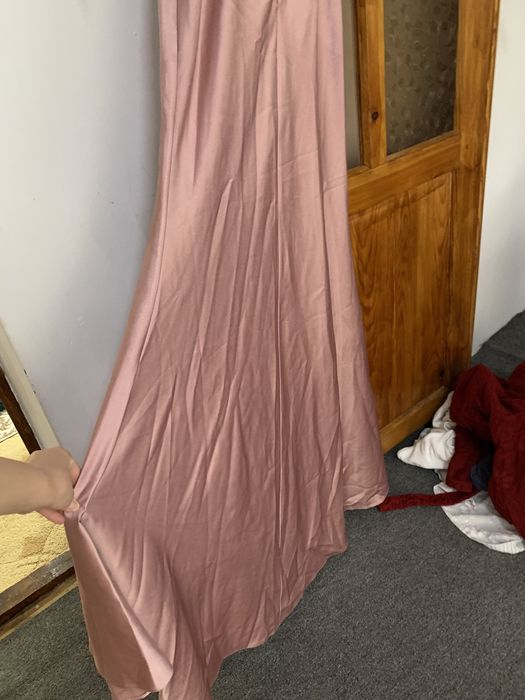 Вечернее платье новое цвет пудра