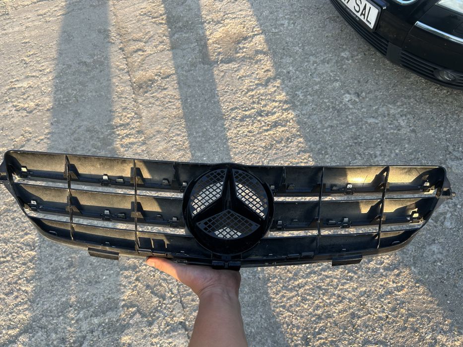 Grila fata , Mercedes-Benz CLK W209 , cod A2098800223