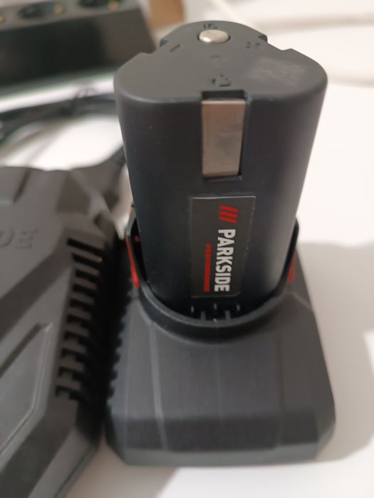 12 V - 4.5 Ah / Батерия и зарядно Parkside/Парксайд