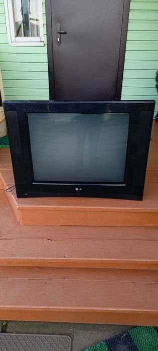 Телевизор LG рабочий.