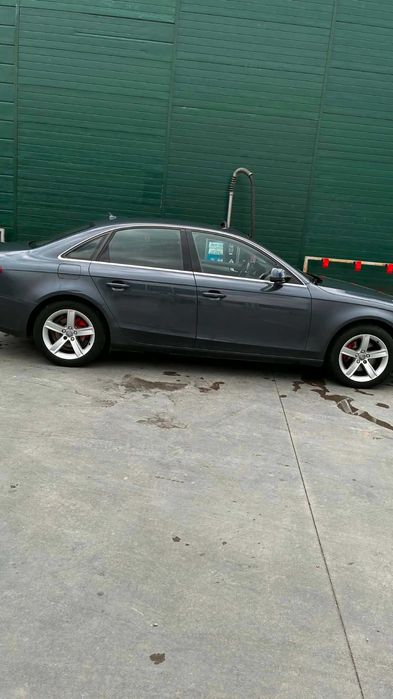 Vând Audi A4 – 2.0 TDI – Automată – 2009 Se vinde Audi A4, an fabricație 2009, motor 2.0 TDI diesel, cutie de viteze automată.