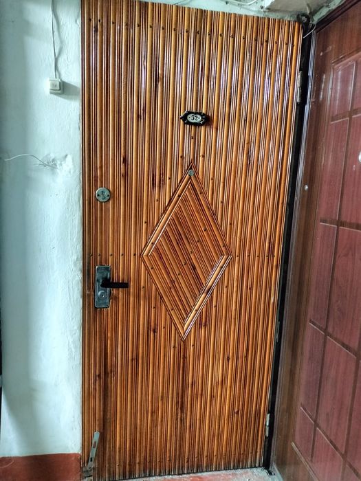 Продается входная дверь