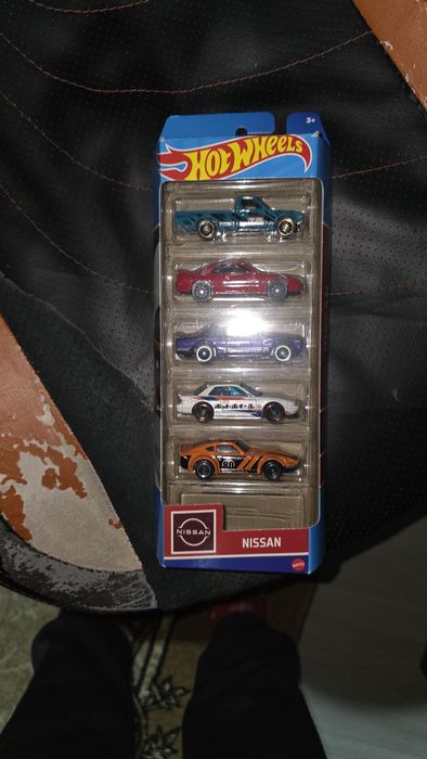 Hot wheels 1:64 mainline