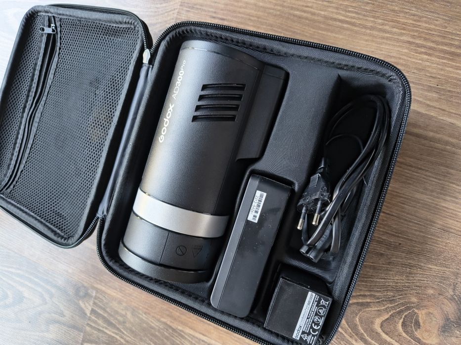 Vand Godox ad300 pro