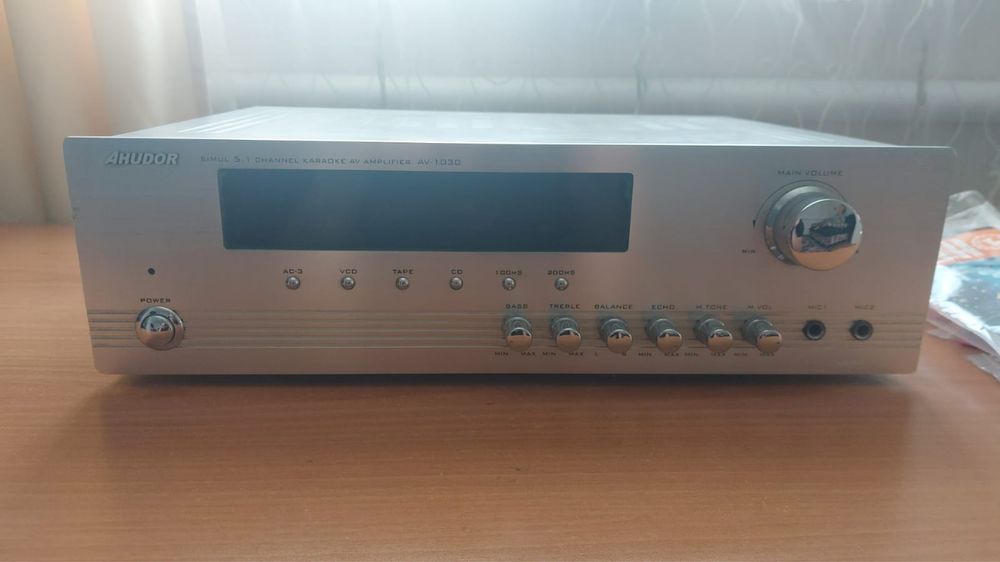 Срочно продам усилитель звука