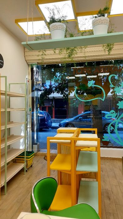 Стелажи за магазин