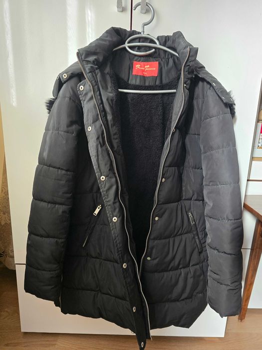 Geaca dama de iarna, marime XXL, culoare negru, cu căptușeală.