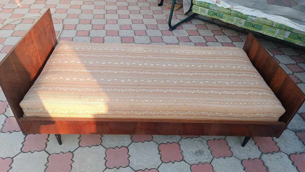 Продам односпальную кровать