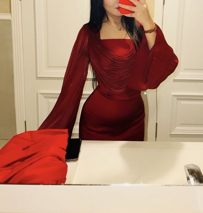 Платье бордовый вечерный