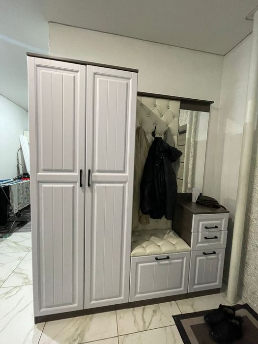 Продам прихожку новая