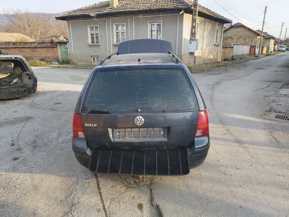 Продавам голф 4 1.6 16V 105 На части