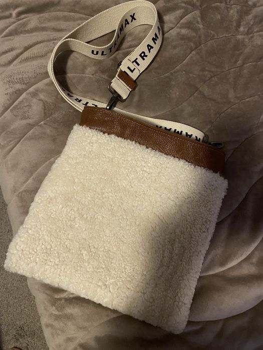 Чанта от естествена агнешка кожа