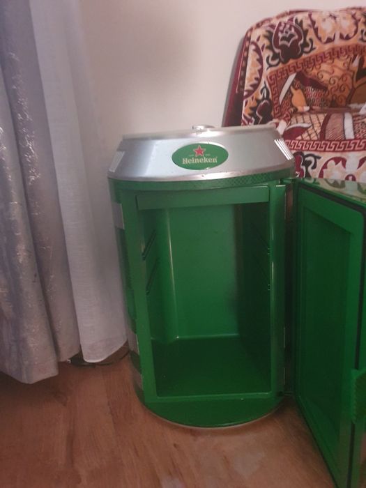 Mini frigider în formă de doza de bere