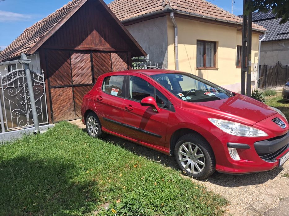 Peugeot 308 rulat foarte putin