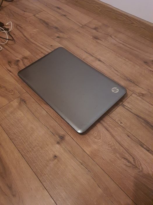 HP Pavilion g7 + accesorii – 450 lei negociabil