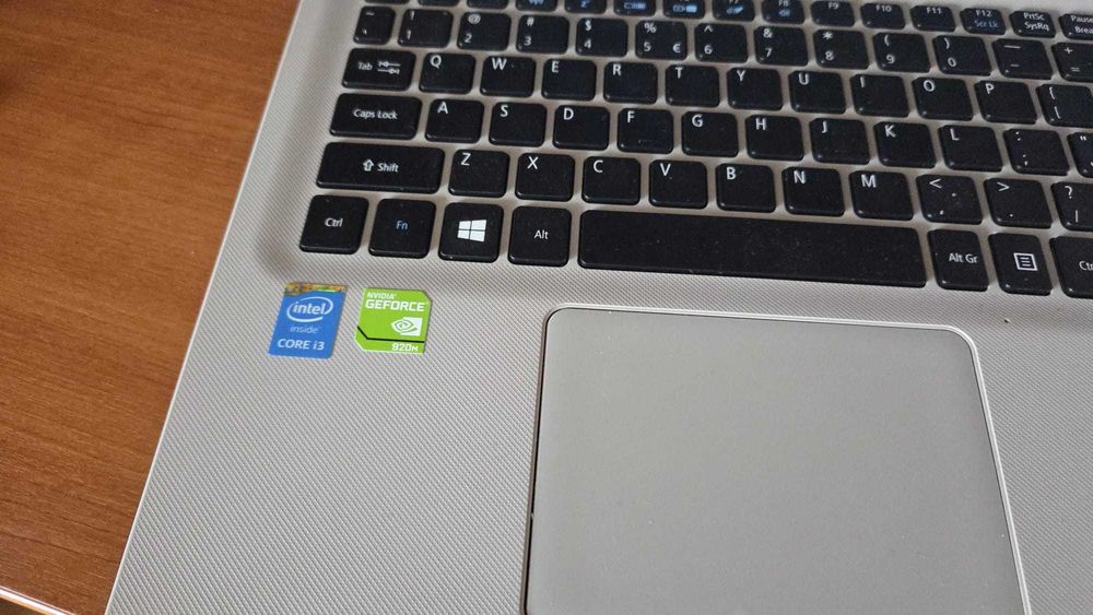 Vand laptop Acer - Baterie buna - ca nou - 15,6 inch - Geforce - SSD