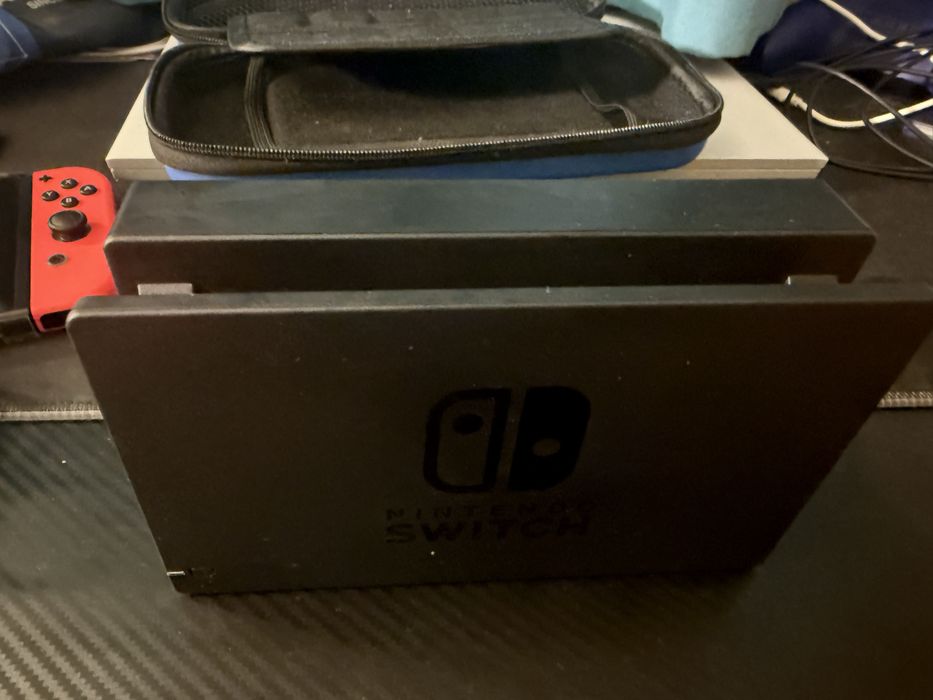 Конзола Nintendo Switch (with neon red & neon blue joy-cons)