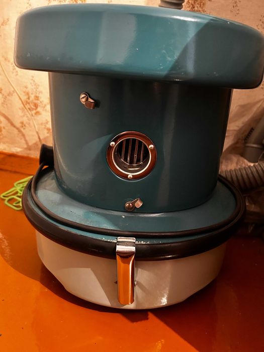 Продам пылесос "Урал"  и пылесос LG