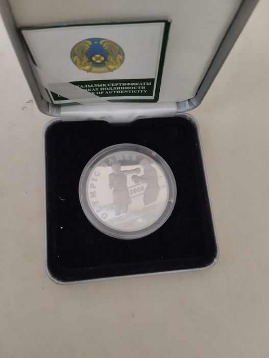 Монета серебро продам