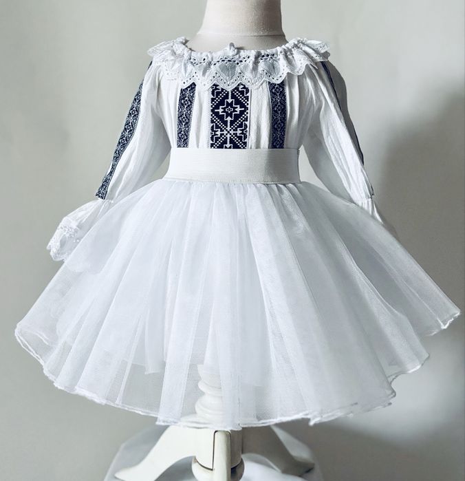 Costum popular fetite