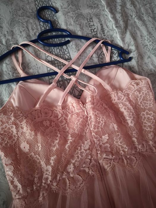 Рокля в бледо розово