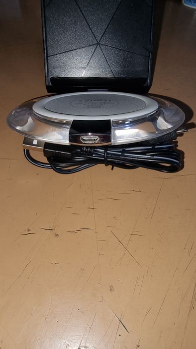 Wireless безжично зарядно със LED подсветка.