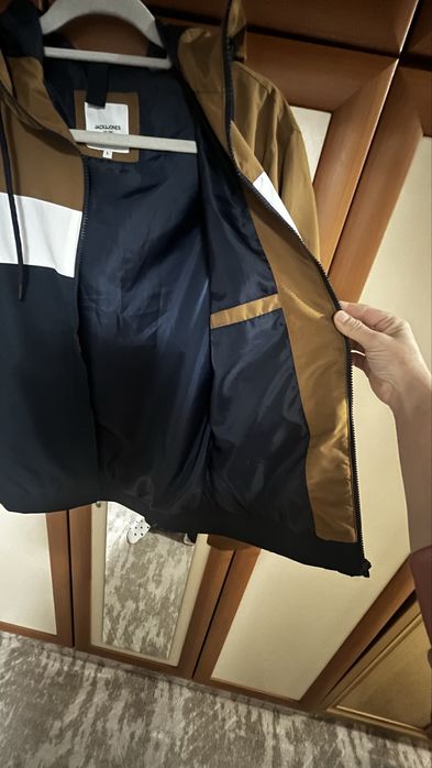 Мъжко(юношеско) яке