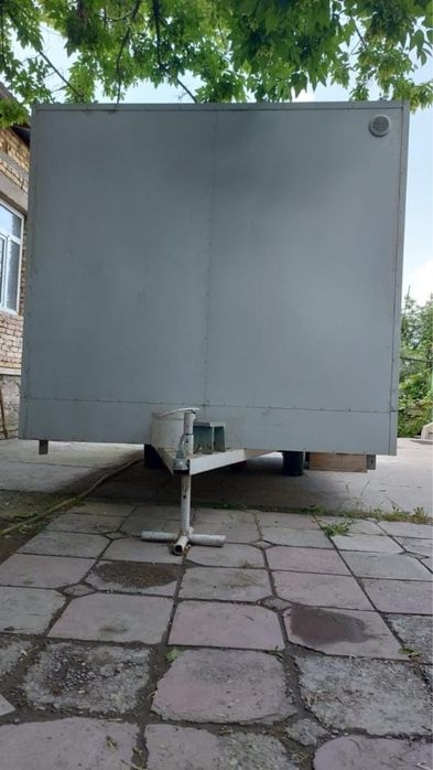 Будка на колесах