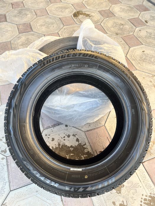комлпект резины BRIDGESTONE
