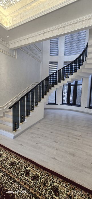 Oynali va xrustalni perila