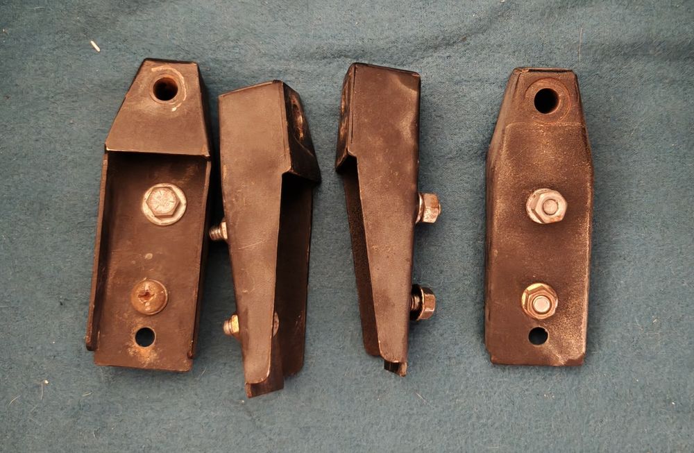 Vând Genți Moto de piele neagră, închidere cheie marca Viking