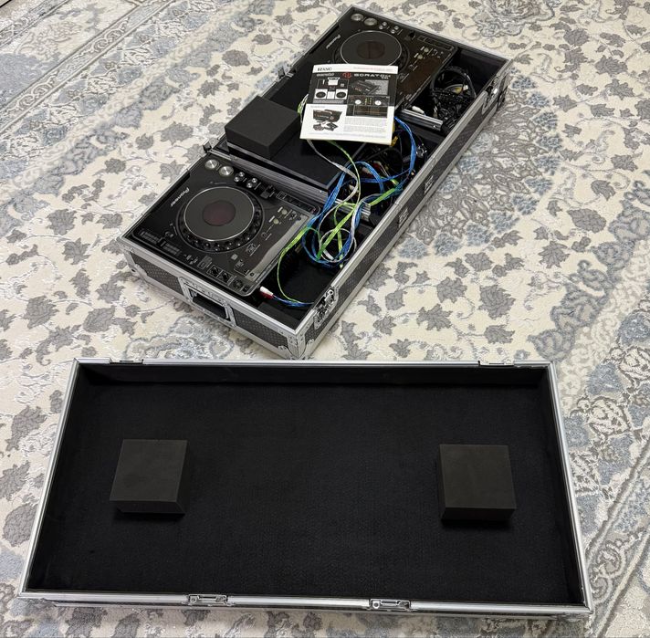 Продаётся DJM 800 Cdj1000 mk2 комплект case