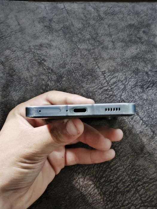 Продам Nothing Phone (2).