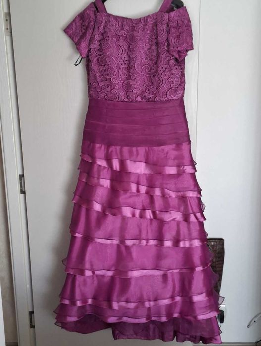 Rochie de Seară Fuchsia Mărimea 46 – Dantelă Premium, Purtată o singură dată