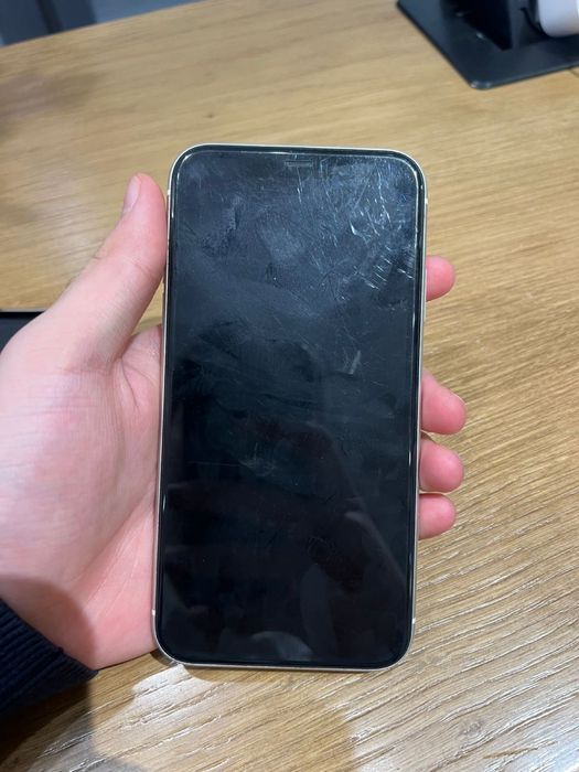 Продам Iphone 11