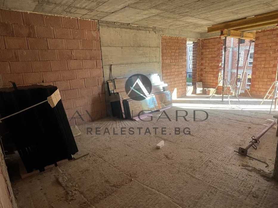 Продава се Тристаен апартамент в Пловдив, Остромила - 105 кв.м за 719 €/кв.м - Снимка #3