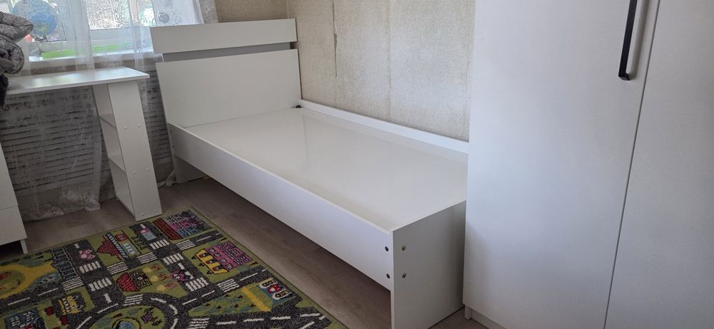 Продам кровать без матраса