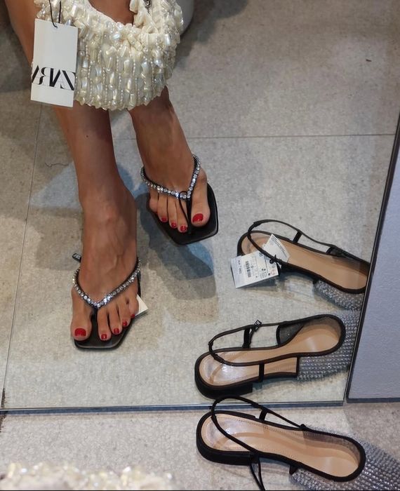 Босоножки Zara черные