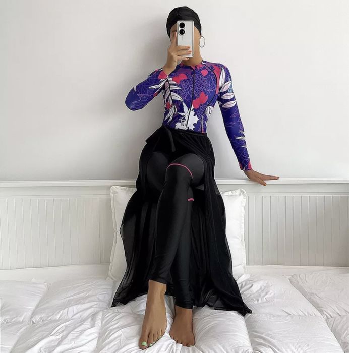 Продам два купальника