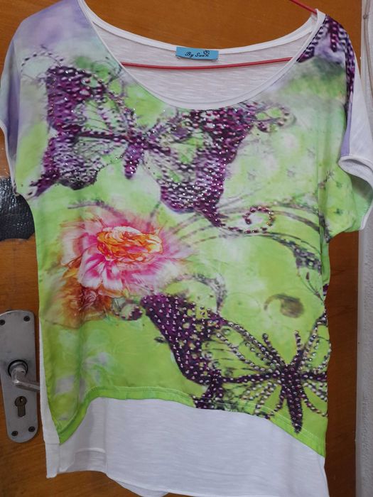 Tricou dama alb cu aplicatii si motive florale mas.M